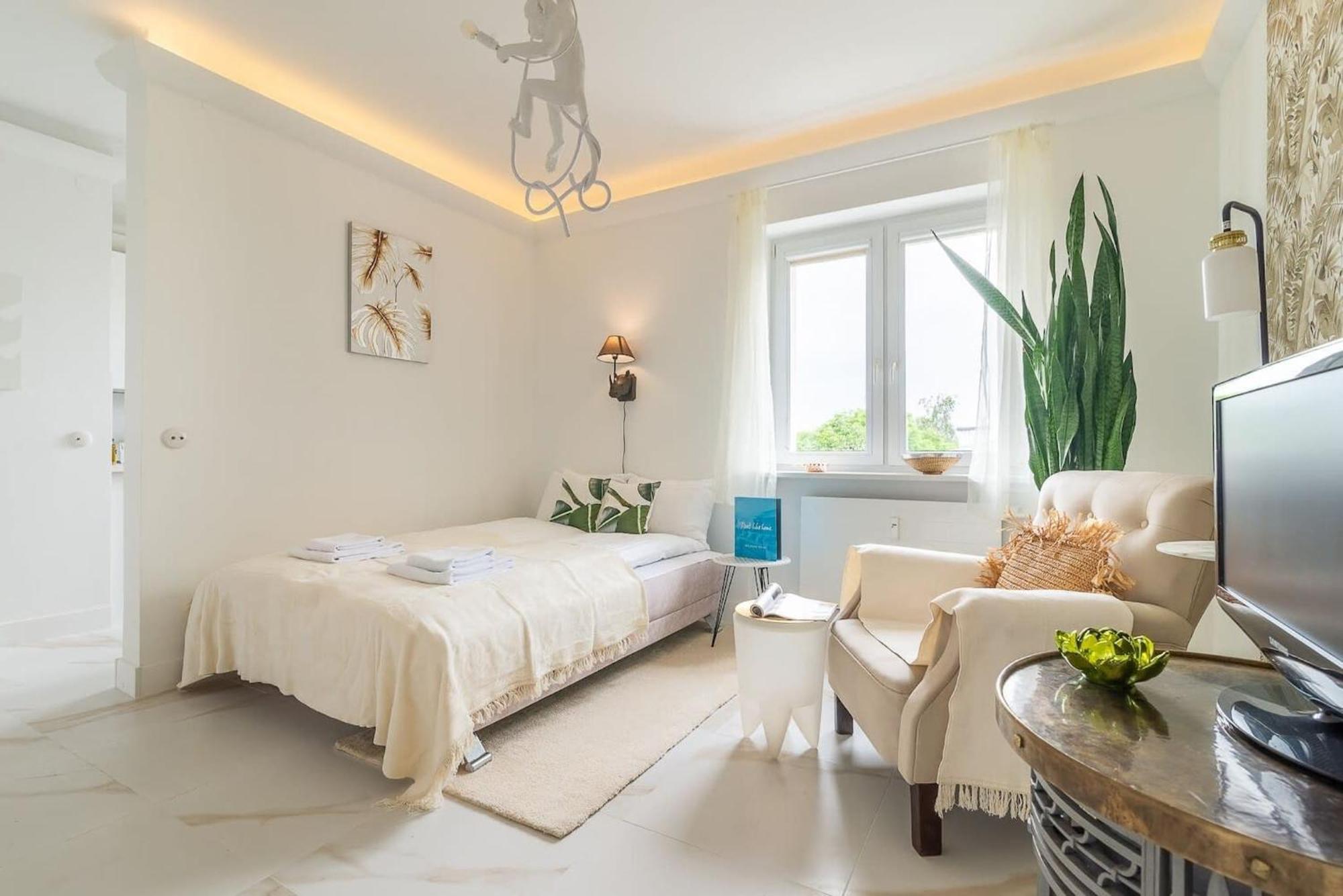 Plac Inwalidow 10 - Aesthetic Apartment By Noclegi Renters Varşovia Exterior foto
